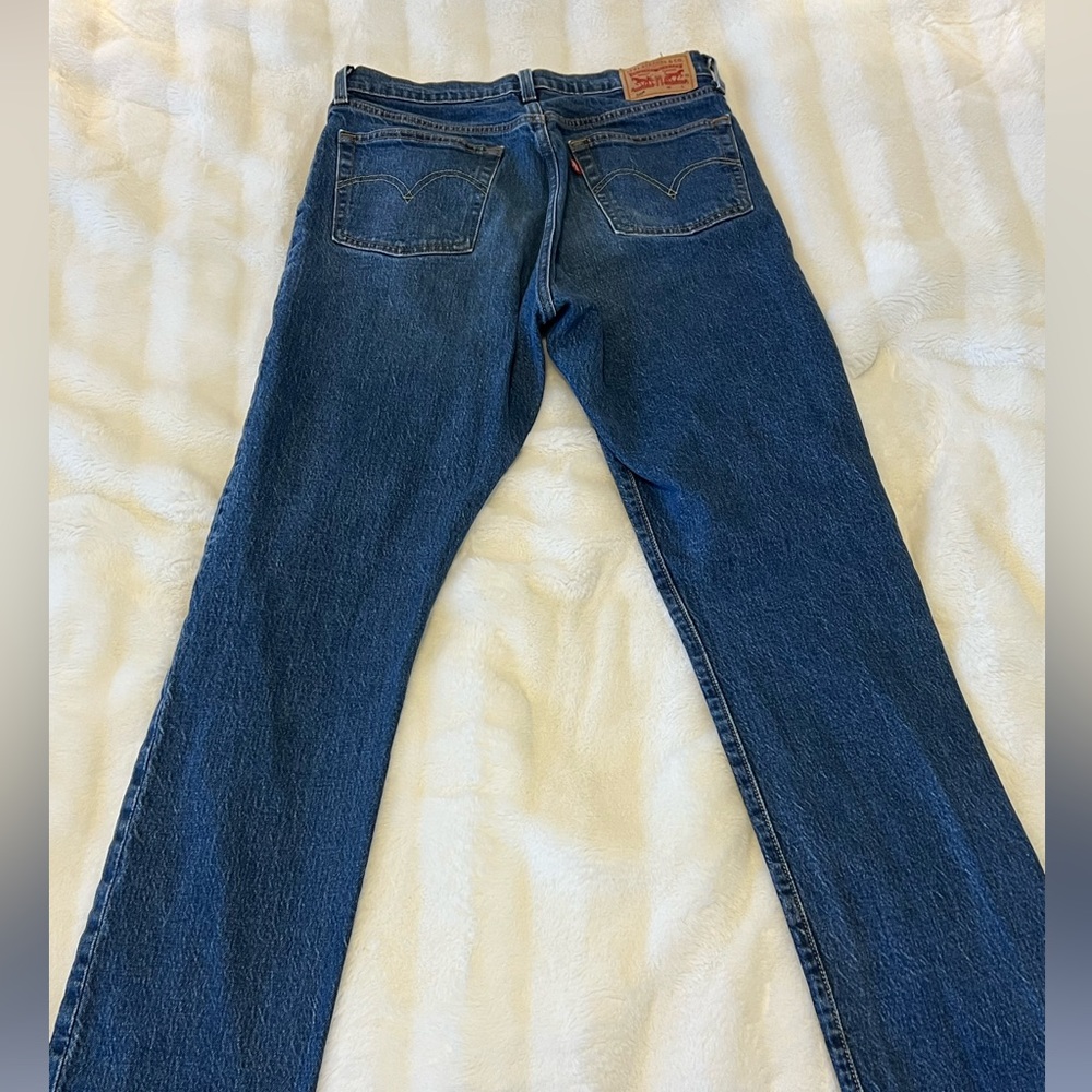Levi’s 501 Dark Wash Jean Size W28 L32 - Picture 2 of 4